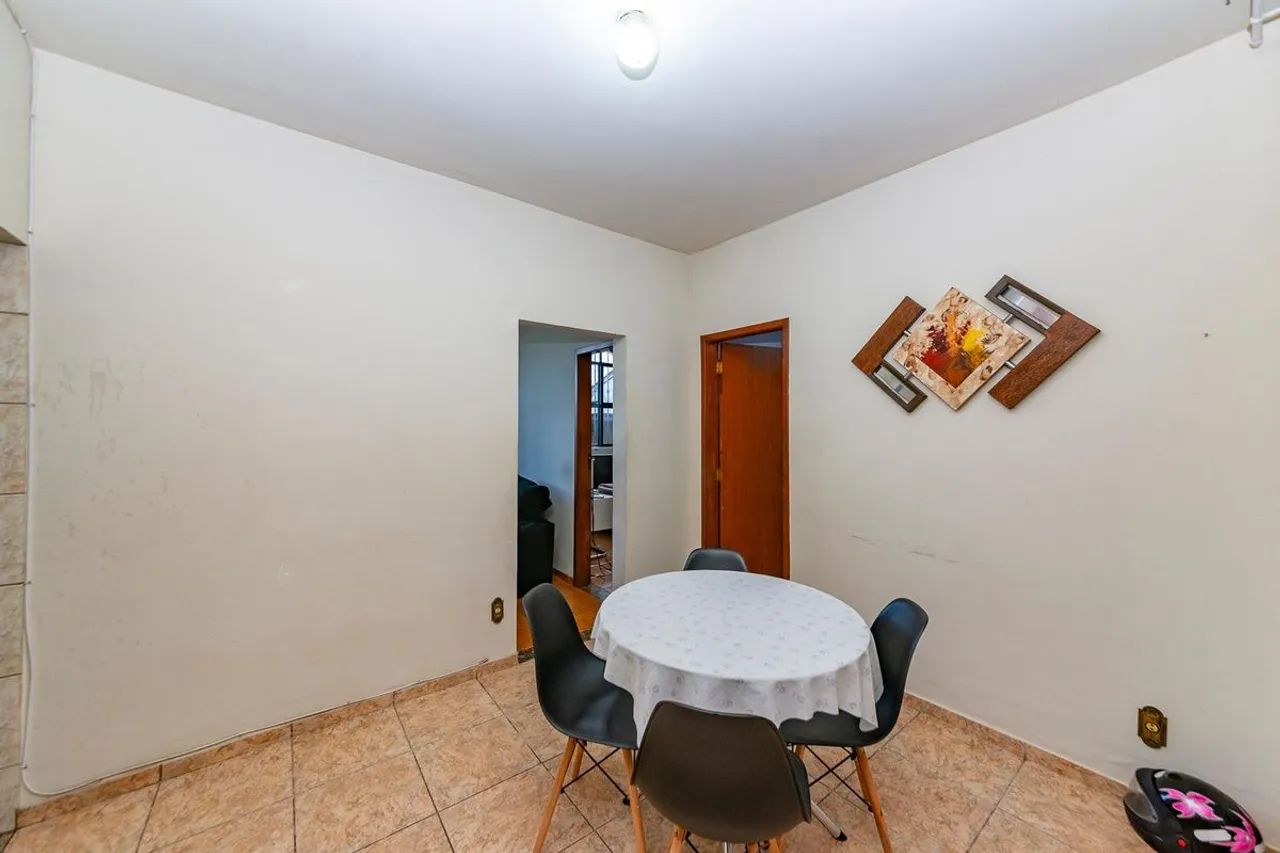 Casa à Venda - Havaí, 3 Quartos, 374 m2 - Foto 2
