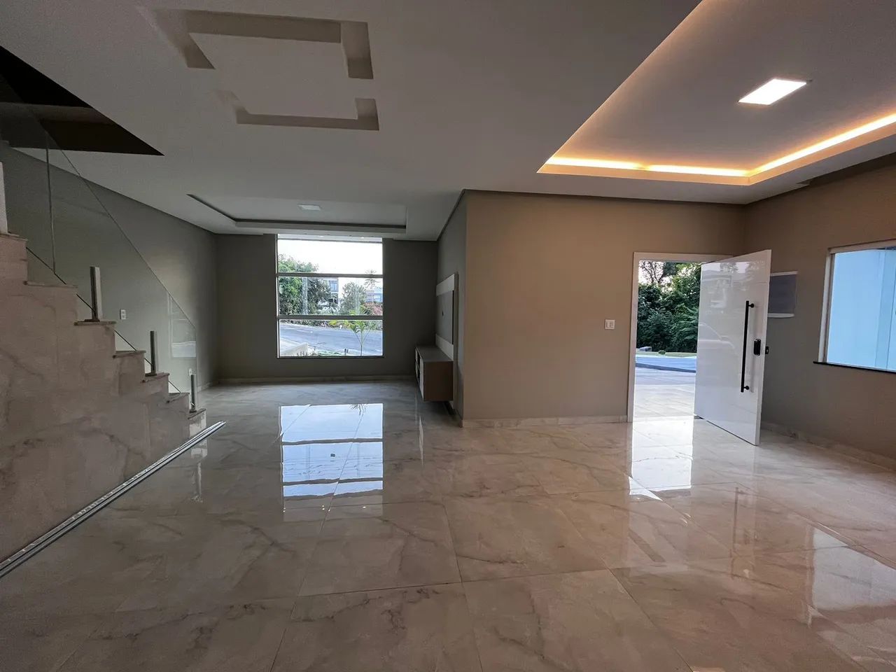 RESERVA MORADA / 4 QTS SENDO 3 SUITES / 10 VAGAS  - Foto 2