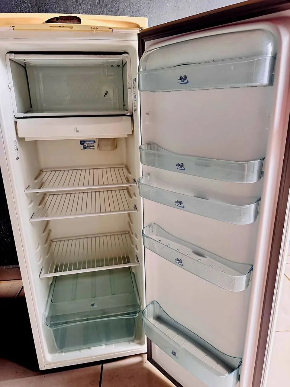 Refrigerador Electrolux 280 litros <br>220W - Foto 5
