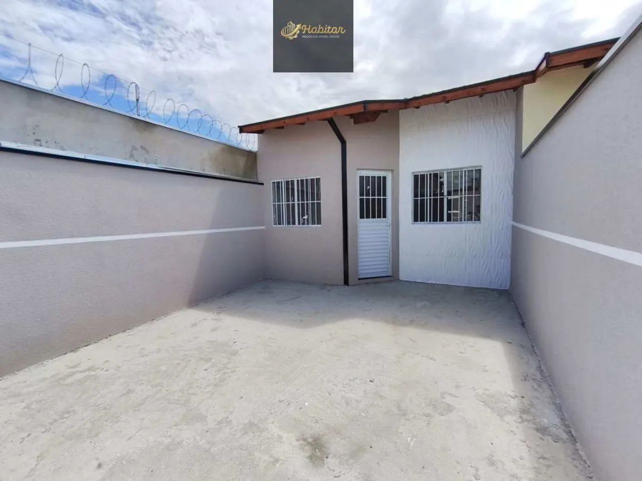Casa à venda, com 2 dormitórios - Portal dos Eucaliptos