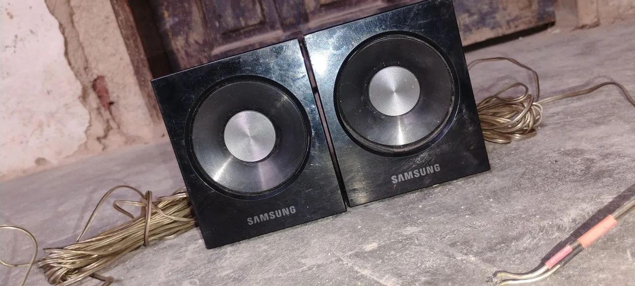Caixa Speaker Home Samsung PS / HT com cabo usado