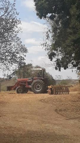 Trator Massey Ferguson com Implemento - Foto 3