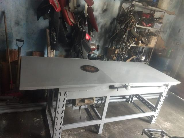 Mesa para cortar madeira (PREÇO A NEGOCIAR) - Foto 2