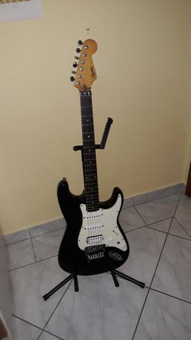 Squier Fat Strat Coreana com Floyd Rose II e captação Malagoli