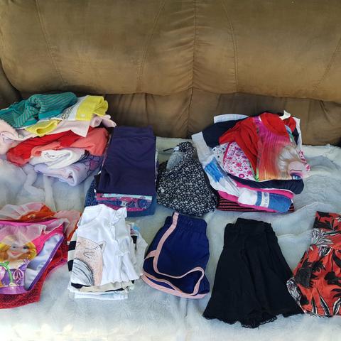 Lote roupa menina 1 ano ( Leia o anúncio)
