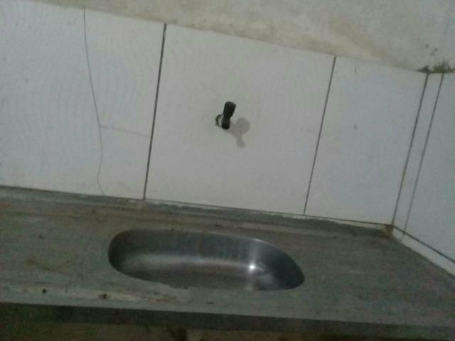Vende -se uma casa com garagem, sala ampla, 3 quantos, cozinha ampla 1 banheiro e quintal - Foto 7