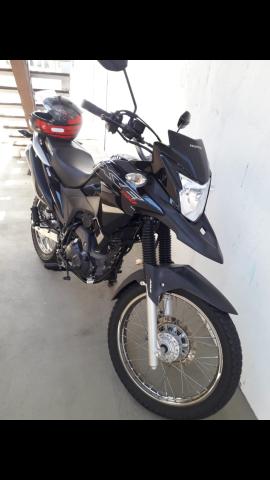 Vendo esta moto, a mesma se encontra em Parnaíba pi