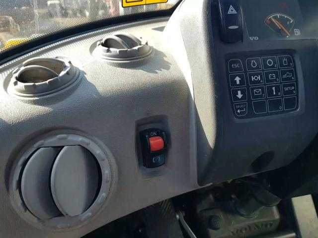 Pá Carregadeira Volvo L70f - Foto 5