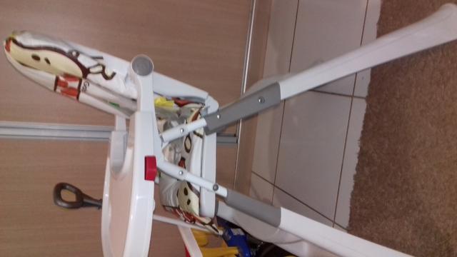 Vendo cadeira de alimentação - Foto 2