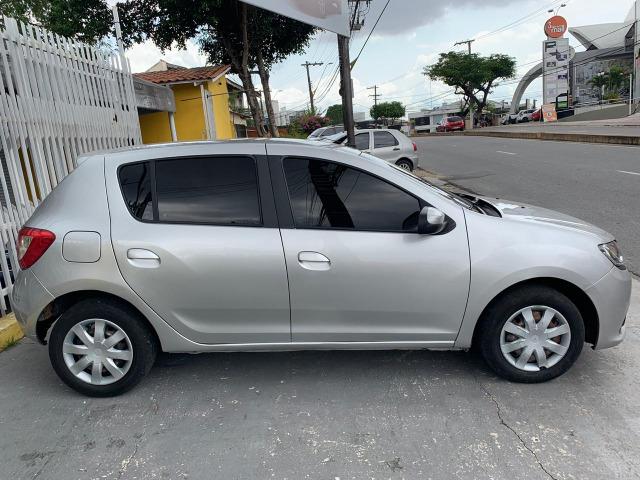 Novo sandero 2015 1.0 completo 1900 de entrada - Foto 8