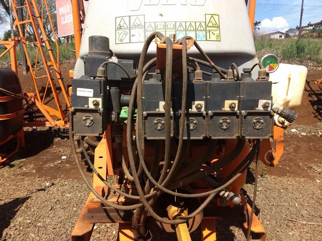 Pulverizador jacto 2000lt advance eletroeletrônico 18mt 2014 - Foto 2