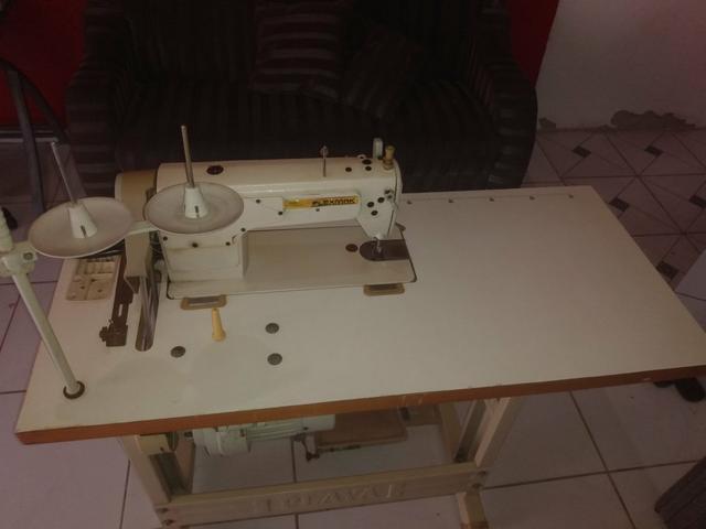 Máquina de costura industrial reta semi-nova - Foto 2