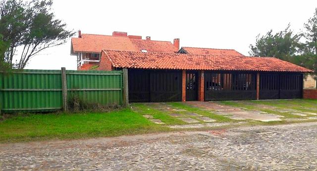 2 casas, uma 3 suítes, outra 1D. Única!!Locação anual!! - Foto 4