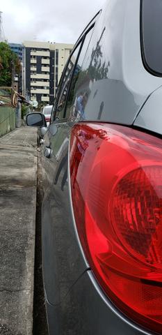 Nissan Tiida SL 2011, MT, completo c/ teto solar - Financiado ou Quitado - Foto 11