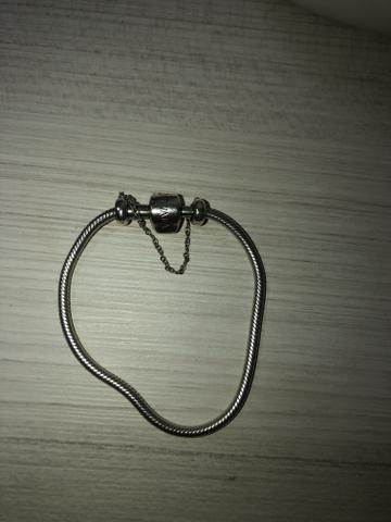 Vendo pulseira Vivara e pingentes