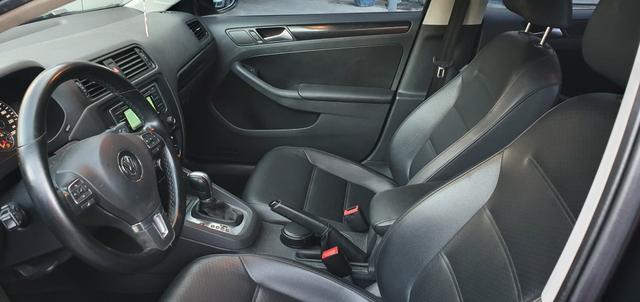 VW Jetta 2013/13 - com teto solar - impecável! - Foto 8