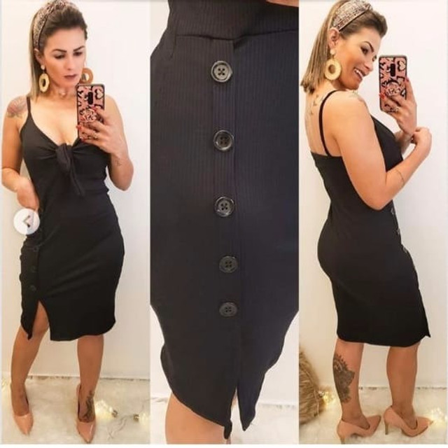 vestido canelado com salto