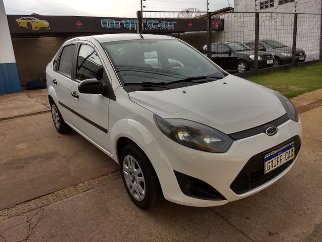 FIESTA SEDAN 1.6