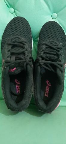 tênis asics gel moya é bom