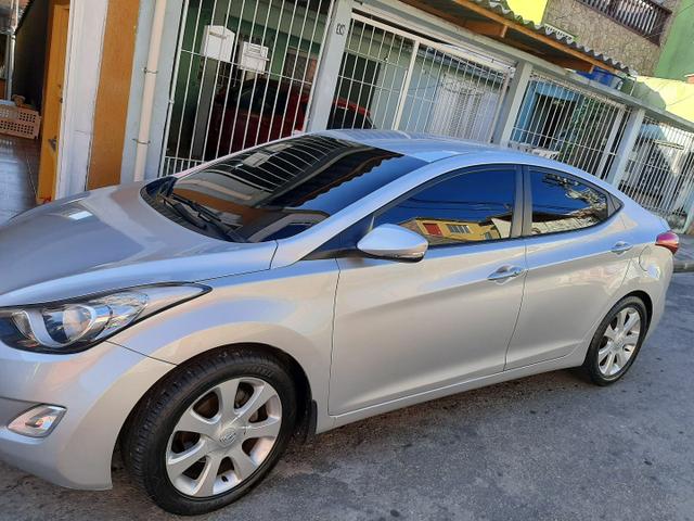 Elantra 1.8 automático
