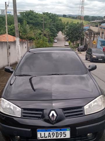 Vendo ou troco megane dynamique 2010 automático - Foto 2