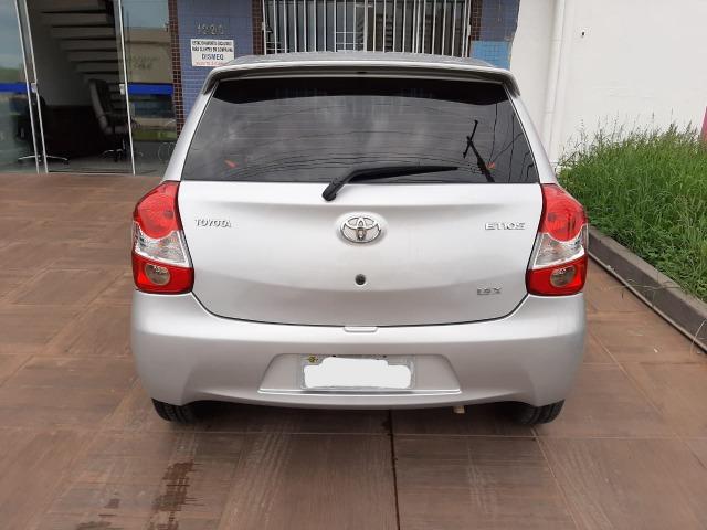 Vendo Toyota Etios - Foto 2