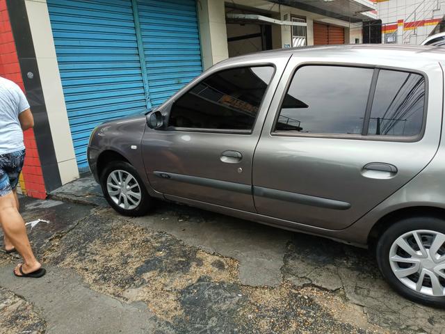 Clio Sedan authentic 1.0