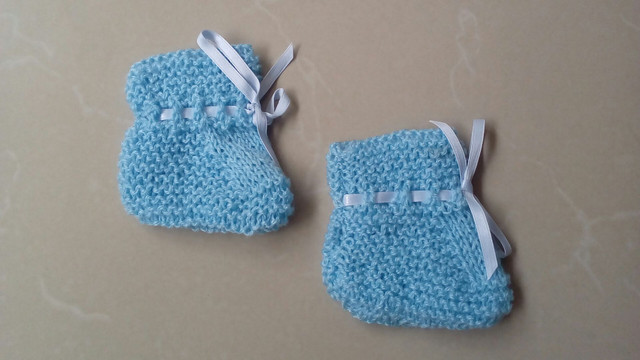 sapatinho de neném de tricô