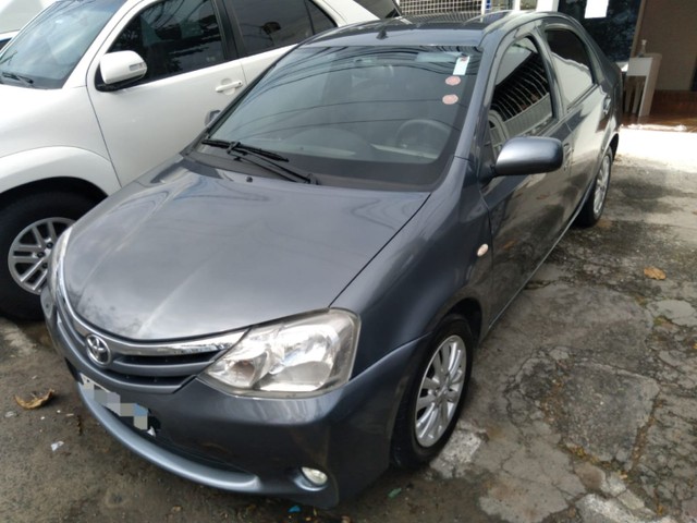 TOYOTA ETIOS SEDAN 1.5 O CARRO TÁ NA AV MARIA QUITÉRIA 2933 MENUDO VEÍCULOS