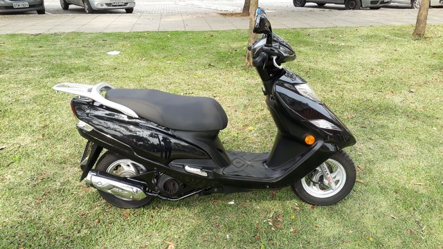 SUZUKI BURGMAN 2015