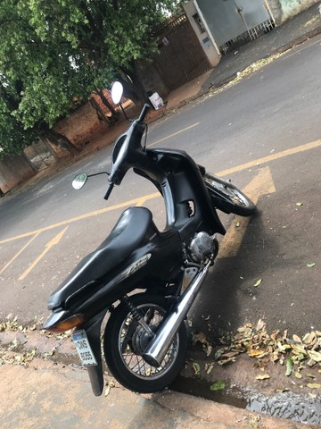 MOTO BIZ 100 LEILÃO   VENDO OU TROCO POR MOTO DOCUMENTADA E VOLTO $$  