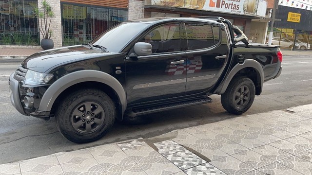 MITSUBISHI L200 ANO 2019 BAIXO KM