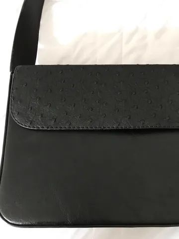 Bolsa preta de mão em couro - Foto 2