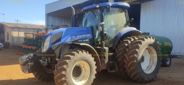 Trator New Holland T7.175 ano 2015.