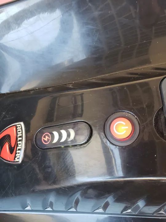Carrinho de rolimã elétrico Stingray rollplay  - Foto 4