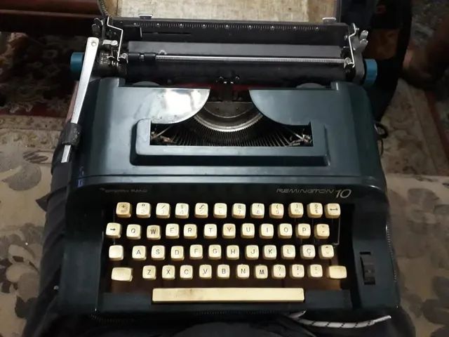 Máquina de Escrever Sperry Rand Remington 10 Conservada mas leia anuncio - Foto 3