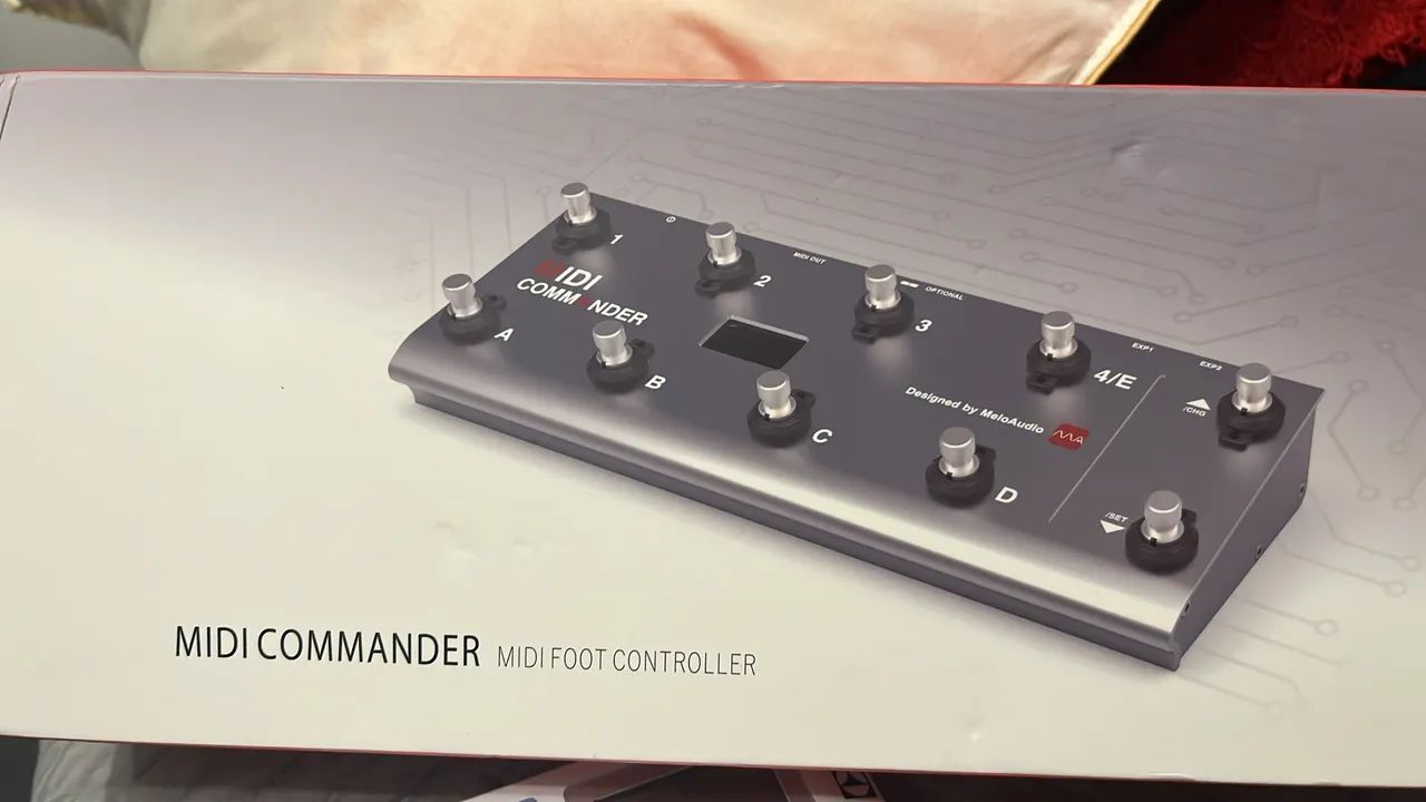 Controladora MIDI commander