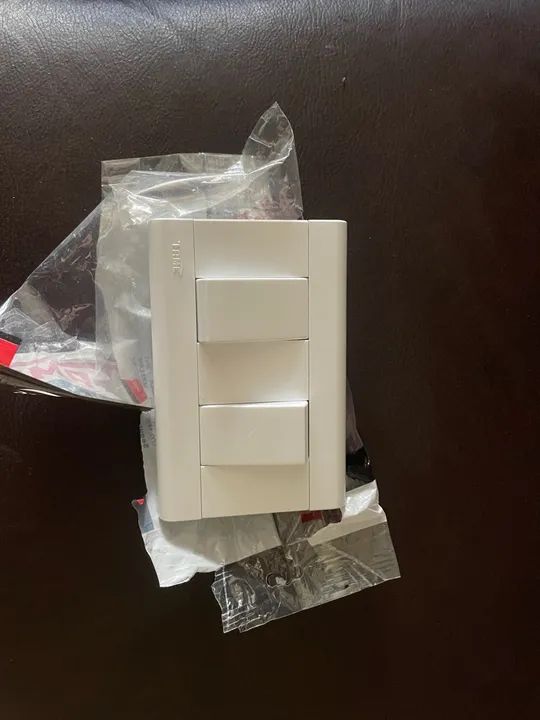 Conjunto 4x2 com 2 Interruptores Simples 16A 250V Modulare Fame - Foto 3