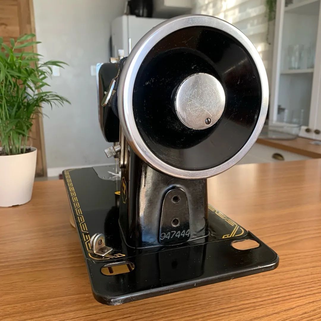 Máquina de costura Vigorelli vintage - Foto 4