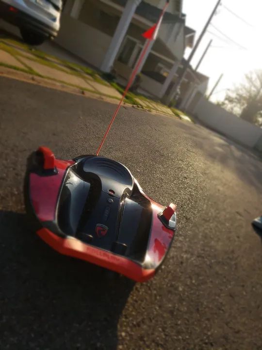 Carrinho de rolimã elétrico Stingray rollplay  - Foto 2