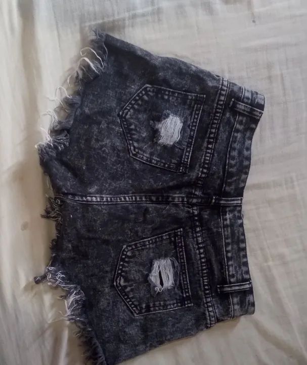 Short Jeans Destroyed Preto - Tamanho P(34/36 ambos os shorts) - Foto 4