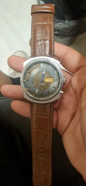 Relogio diesel com pulseira de couro legitimo