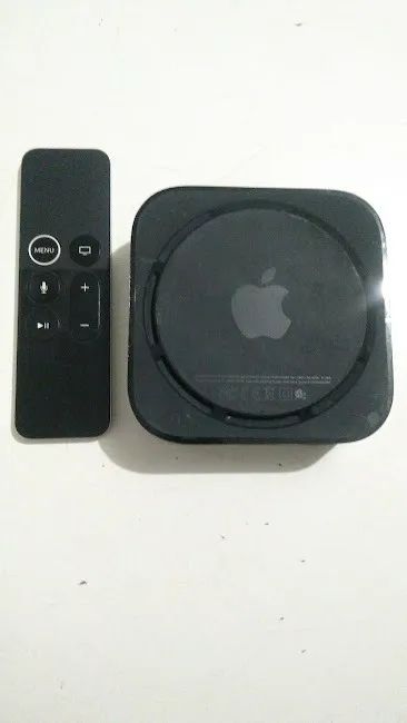 Apple TV 4K 1ª geração 2017 4K 32GB preto - Modelo A1842