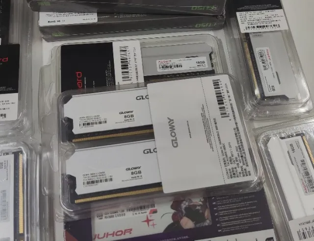 Memória Gloway 2x8GB (16GB) 3600MHz DDR4 NOVAS LACRADAS