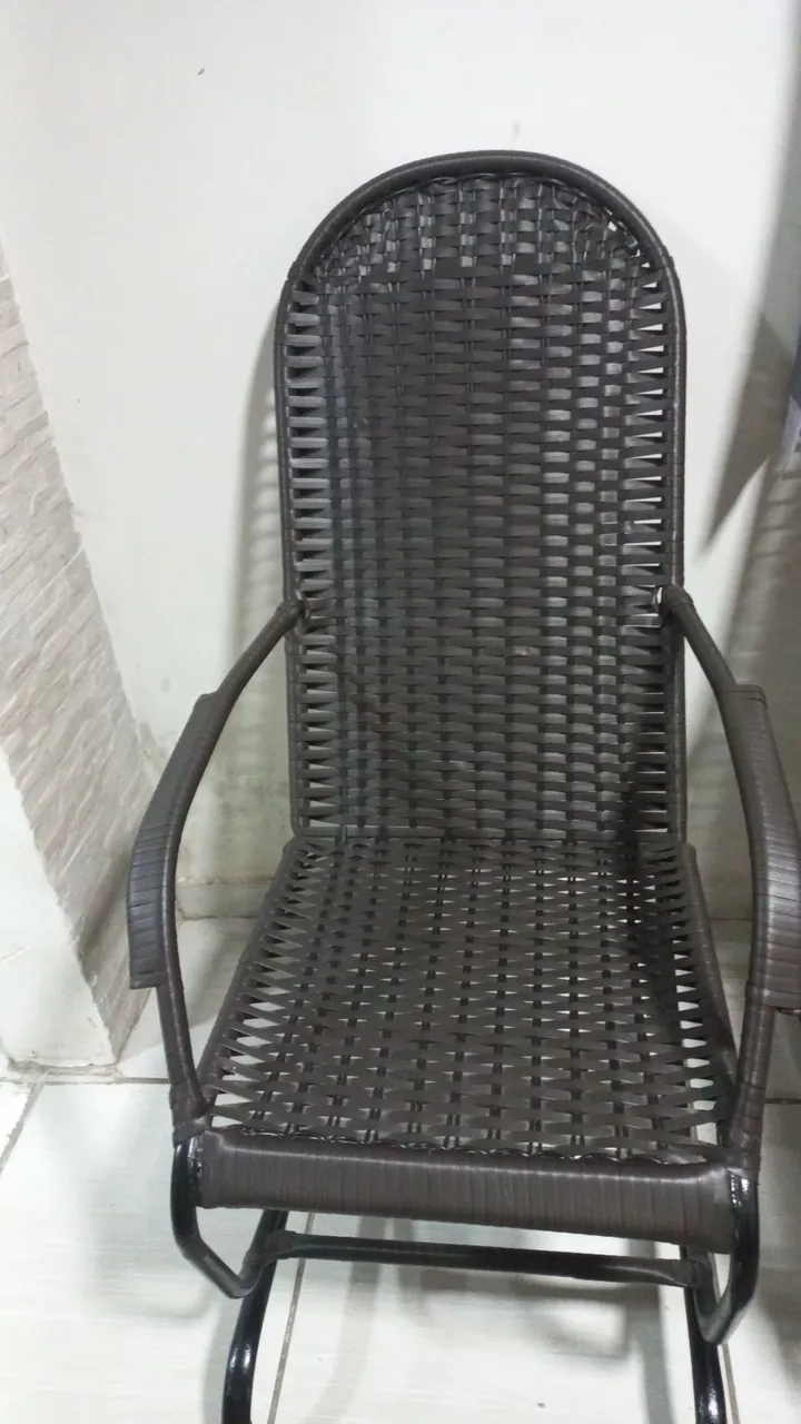 Cadeira de balanço de fibra sintética