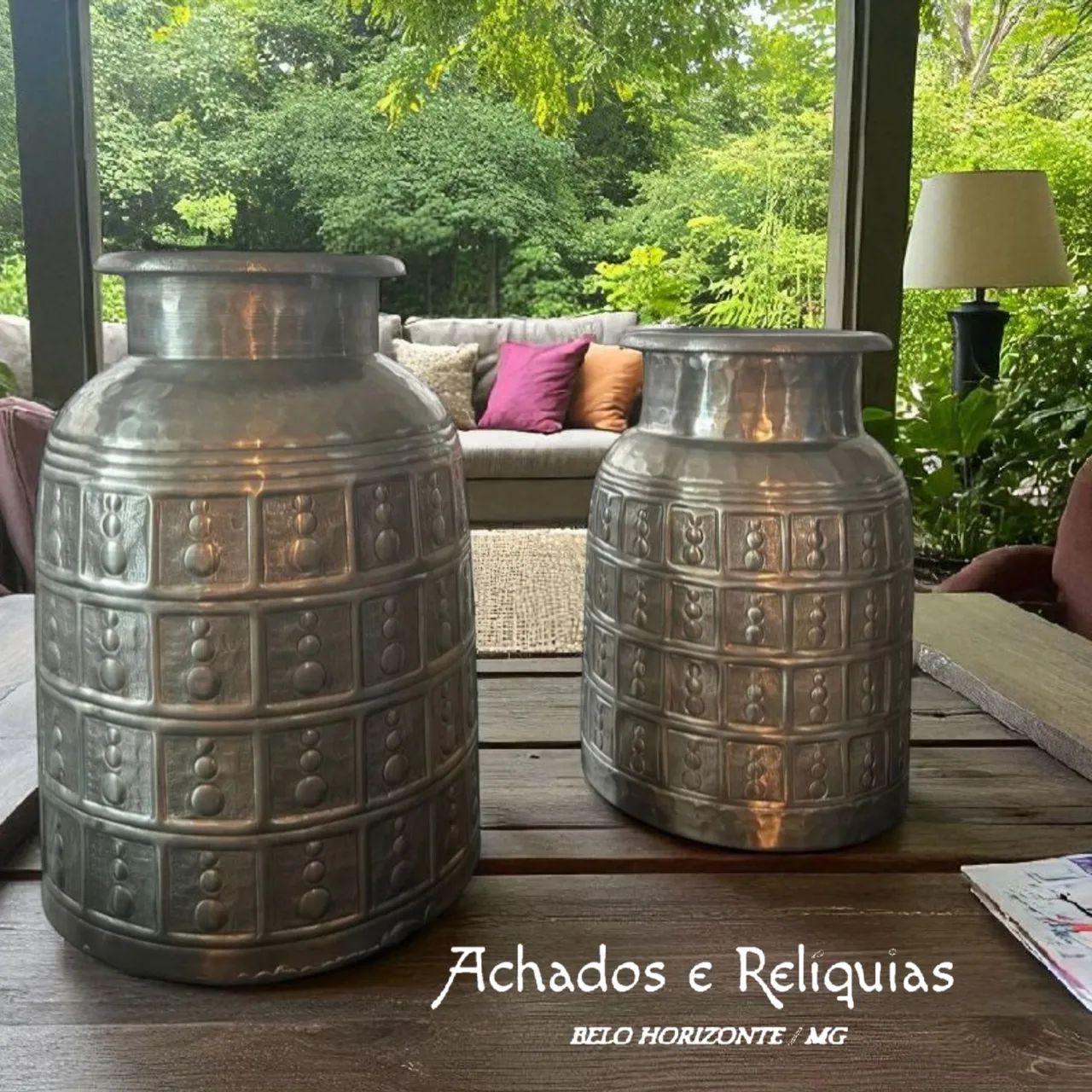 Jarros Decorativos Indianos em Metal Cinzelado - Arte Ancestral em Cada Detalhe GRANDE - Foto 2