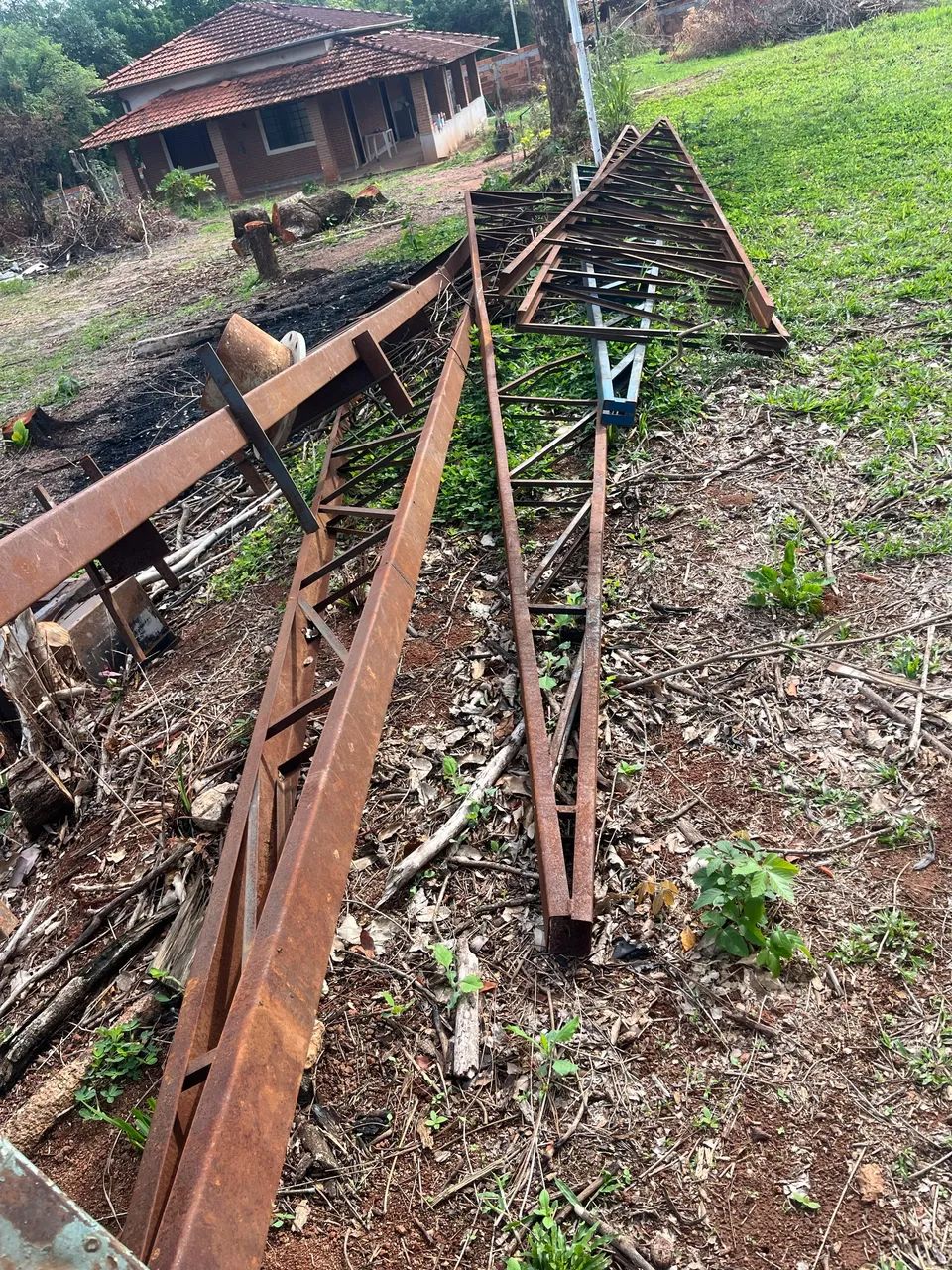 Metal structure 64520793384962120