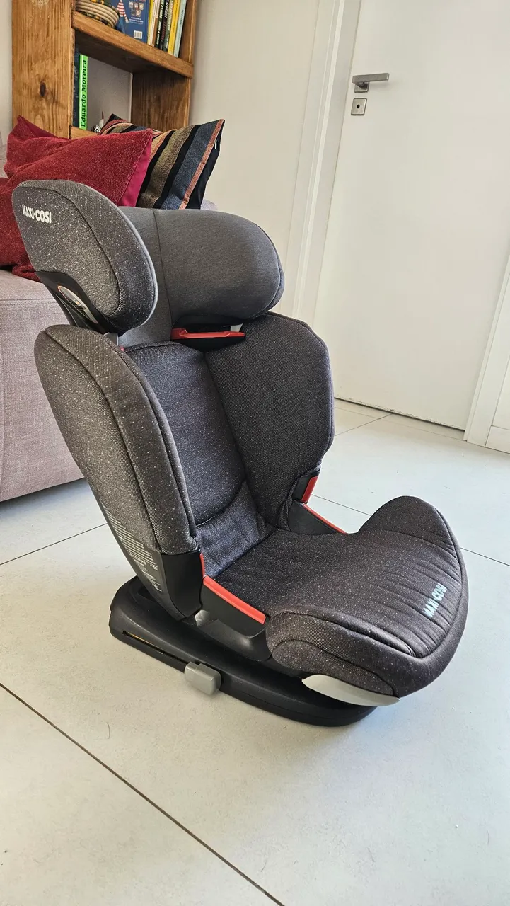 Cadeirinha Maxi-Cosi Rodifix 15 a 36kg (3 a 7 anos)