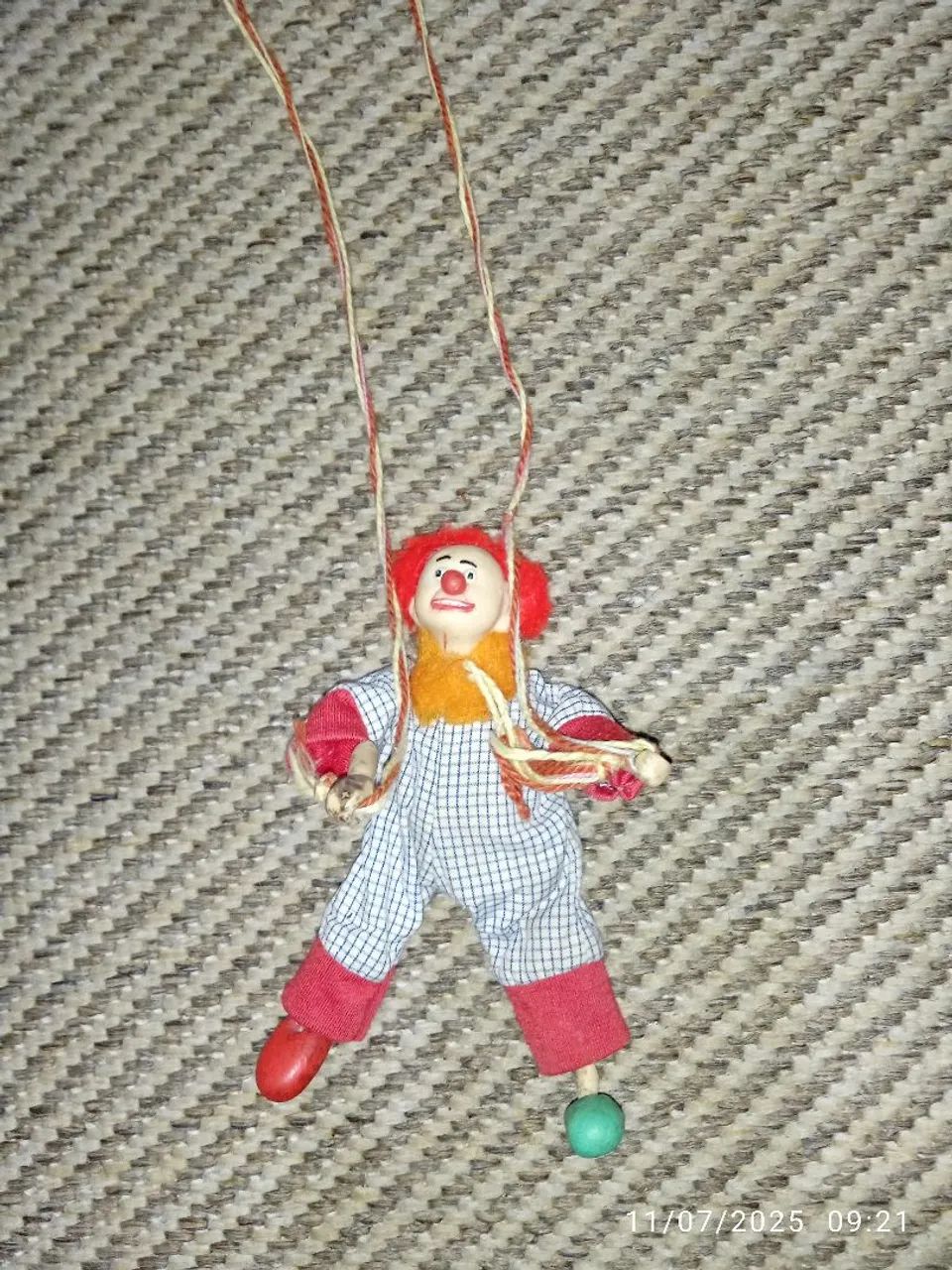 Boneco Palhaço Antigo de arame e Tecido - Foto 2