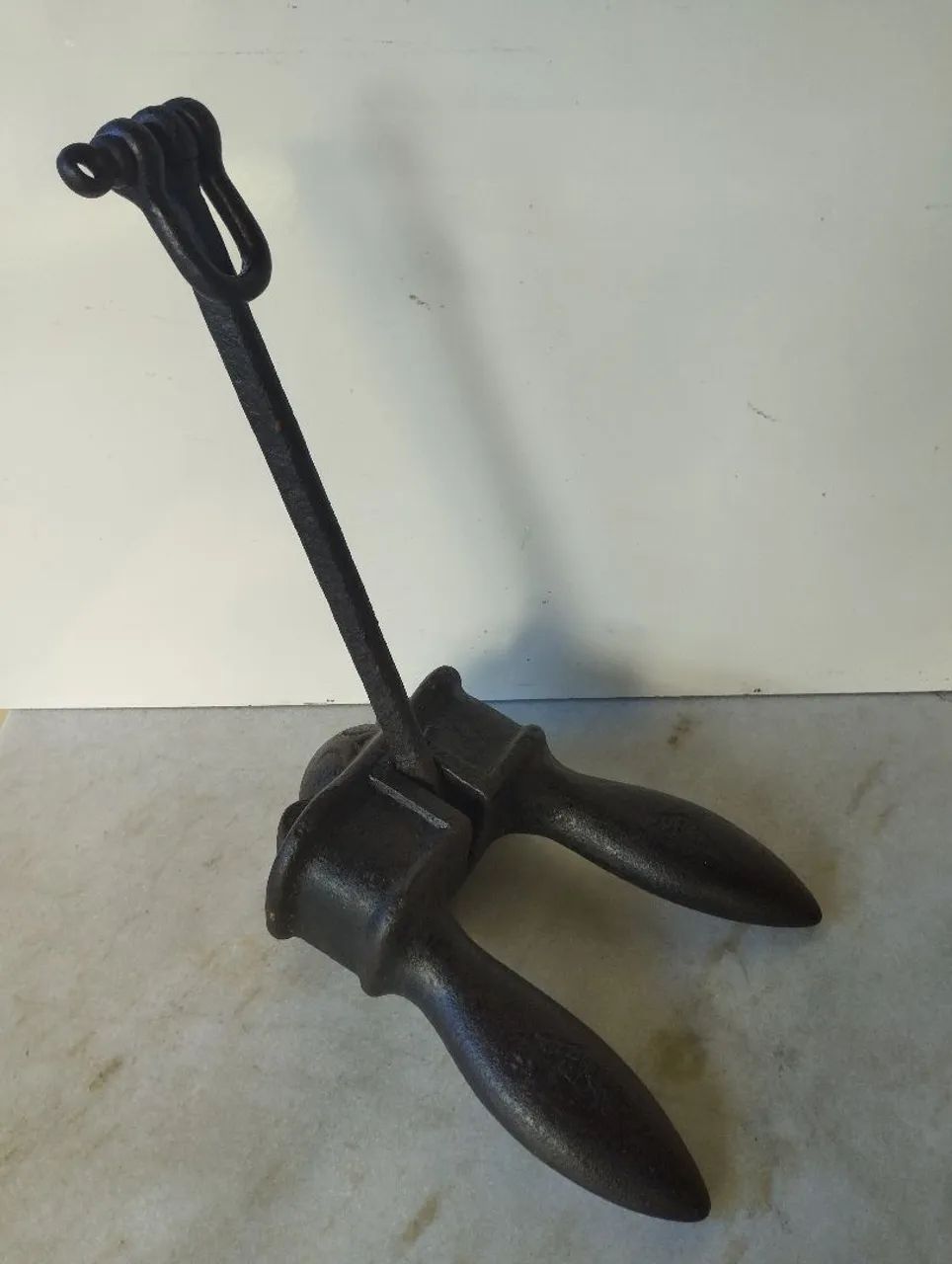 Ancora de Ferro Fundido Antiga